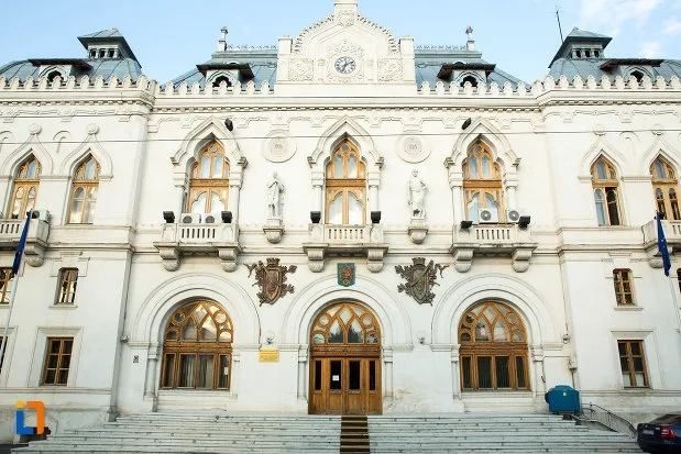 Pe fondul austerității declarate de Guvern se măresc schemele de personal ale prefecturilor