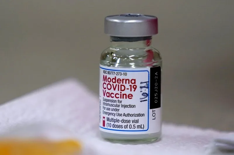 Miercuri se distribuie în țară primele doze de vaccin de la Moderna