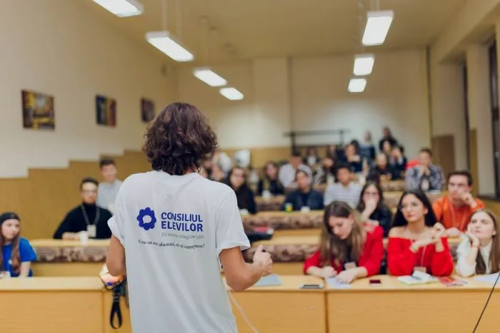Consiliul Național al Elevilor solicită modifcarea “de urgență” a componenței comisiei de validare a planurilor-cadru