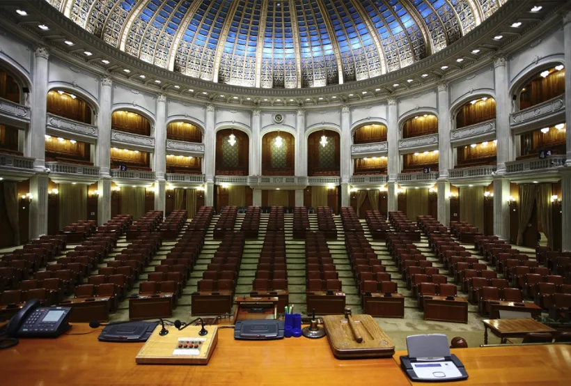 Deputații au aprobat OUG privind suspendarea prevederilor referitoare la judecarea apelurilor în complet format de 3 judecători