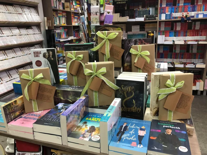 Eu, doar vă prezint o librărie!