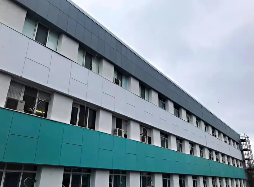 Policlinica Spitalului Județean din Galați se transformă. Fațada a fost modernizată