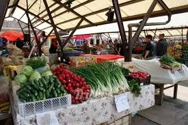 Incredibil! O femeie bolnavă de COVID din Galaţi vindea legume la o tarabă din piaţă
