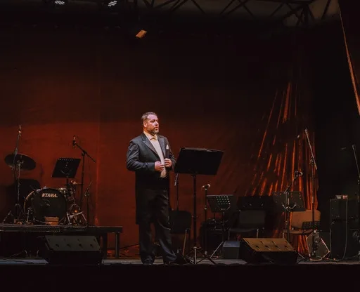 Recital de canţonete difuzat online la Teatrul Naţional „Nae Leonard”
