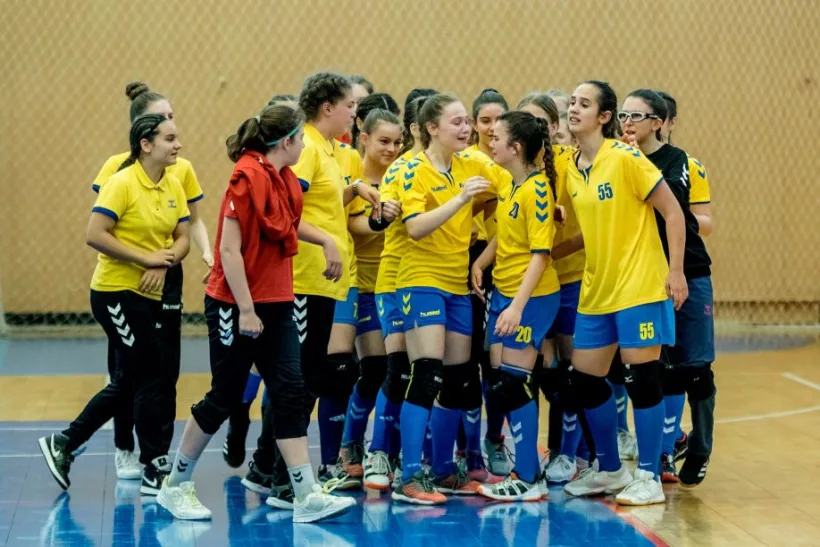 Olimpicele de la ACS Lucian Bute au bifat a patra victorie, arbitrii şi-au dat în petec şi au inflamat spiritele
