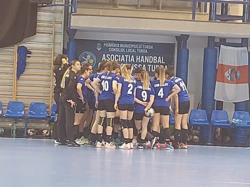Nepoatele joacă cu Corona în semifinale