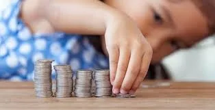 Nu există fondurile necesare pentru dublarea alocaţiilor de stat pentru copii. Ce are de gând Orban
