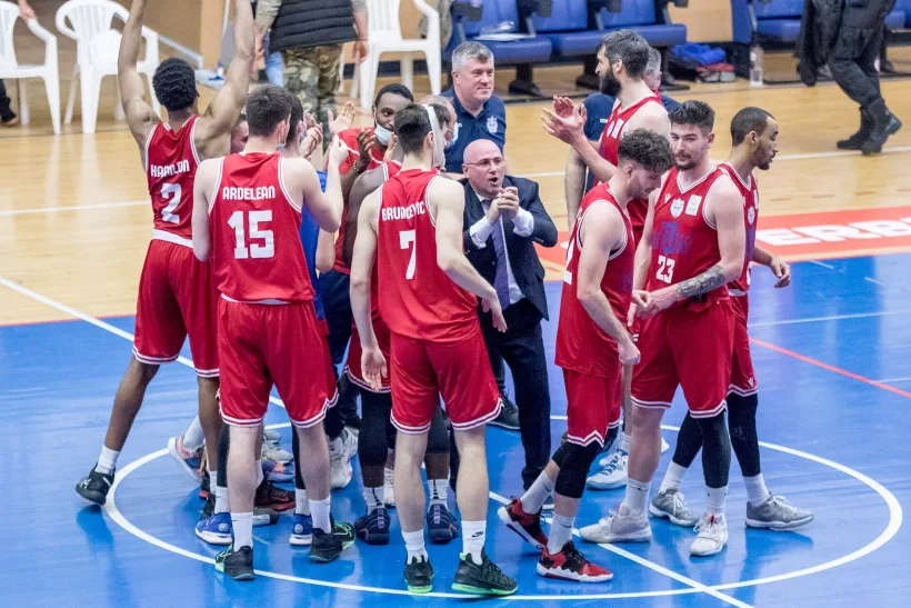 Muntenegreanul Sturanovic continuă la CSM Galaţi