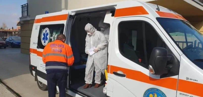 Raed Arafat: Apelul autorităţilor către persoanele care au mers cu microbuzul cu bărbatul din Galaţi depistat cu coronavirus, fără răspuns
