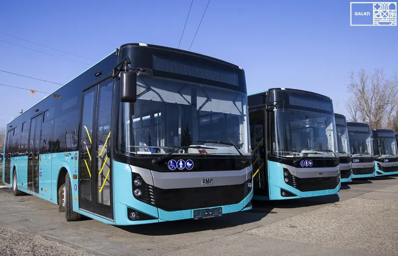 Panică într-un autobuz. Un individ a amenințat cu un cuțit două persoane