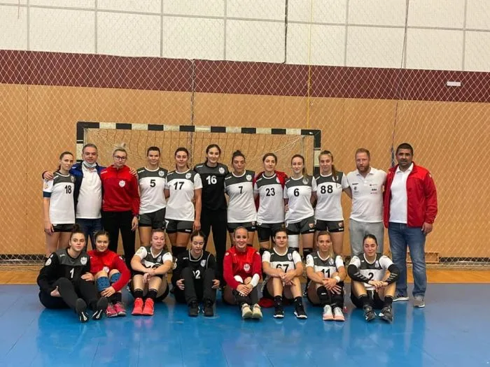 Victorie la 25 goluri pentru handbalistele de la CSM Galaţi
