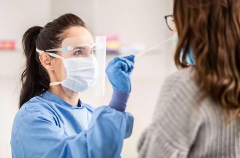 Sindicatele din Educație cer testarea periodică și respectarea regulilor sanitare în școli