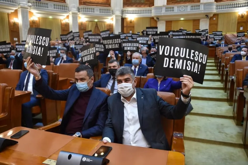 PSD: Cioloș să nu îndrăznească să vină în Parlament cu Groparul Sănătății pe lista sa guvernamentală!