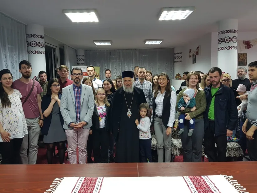 Casian Crăciun, arhiepiscopul Dunării de Jos, își donează salariul studenților meritoși