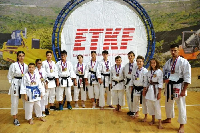 Karateka gălăţeni de la Meikyo, Kodo şi CSM au dominat Europenele de la Belgrad