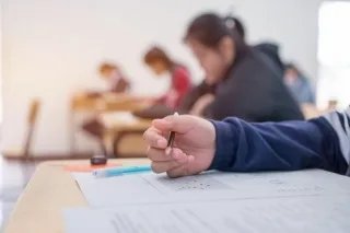 Tezele rămân, în continuare, evaluări obligatorii a nivelului de performanță a elevilor