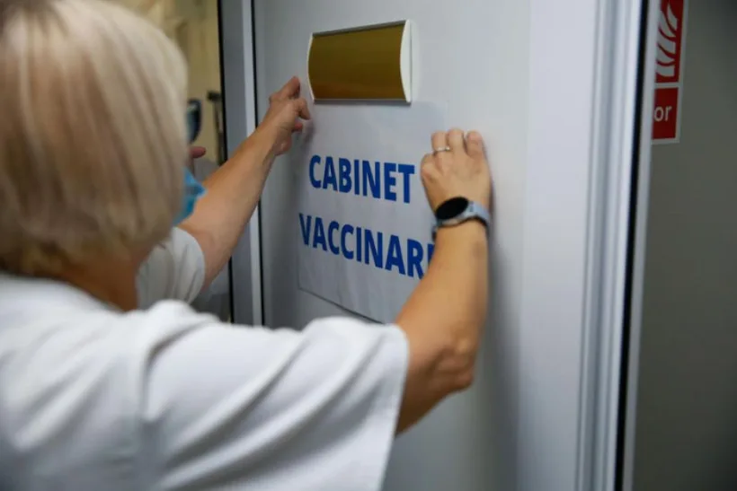 Se schimbă sistemul de raportare a ratei de vaccinare din unitățile școlare