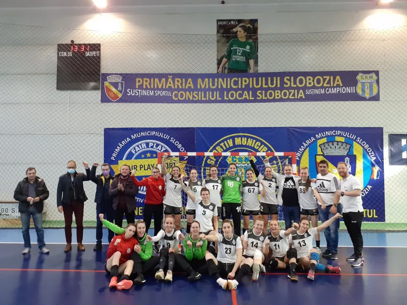 Handbalistele de la CSM Galaţi au detronat liderul la Slobozia