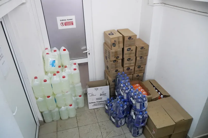 Arhiepiscopia „Dunării de Jos” sprijină cu materiale sanitare unităţile medicale