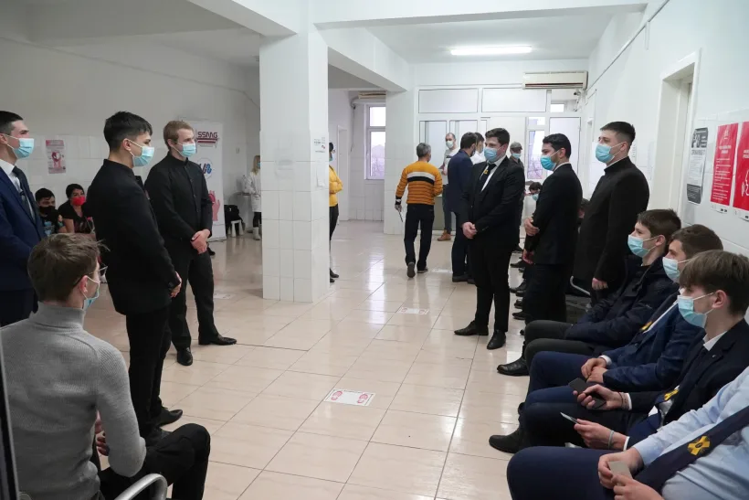 Elevii seminarişti gălăţeni au donat sânge pentru semenii lor din spitale