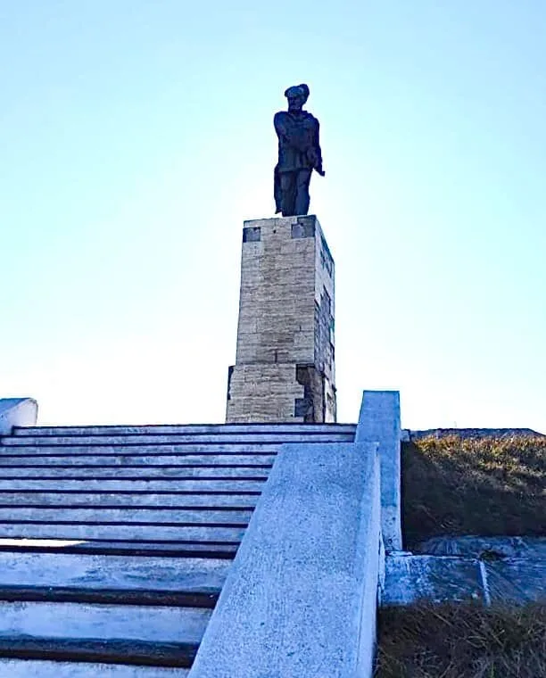 Monumentul lui Ioan Vodă cel Viteaz, cea mai înaltă statuie din Galați, reabilitată de Consiliul Județean