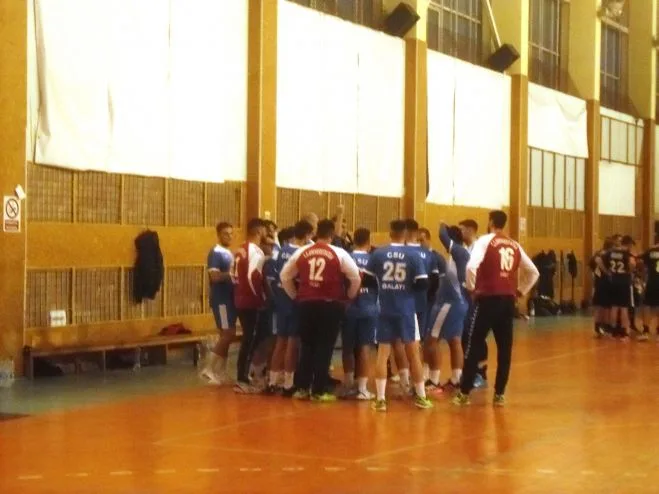 Handbaliştii de la CSU Galaţi revin pe teren