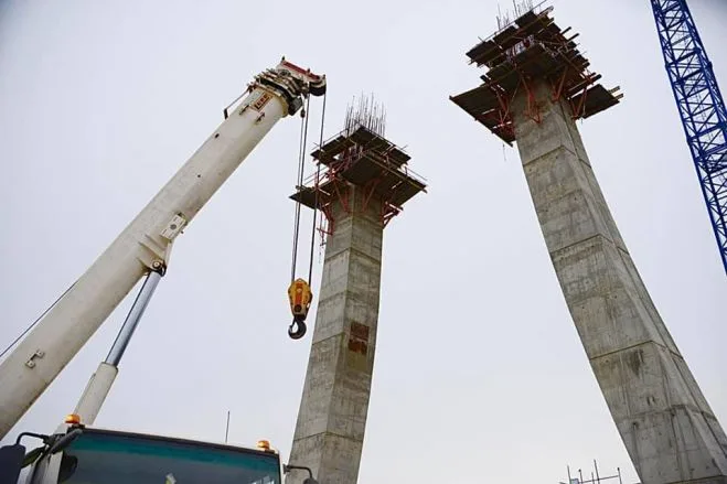 Podul hobanat de pe șoseaua de Centură Galați, construit cu piese metalice aduse din Italia