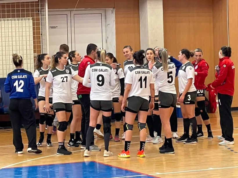 Handbalistele de la CSM Galaţi s-au calificat spectaculos în turul doi din Cupa României