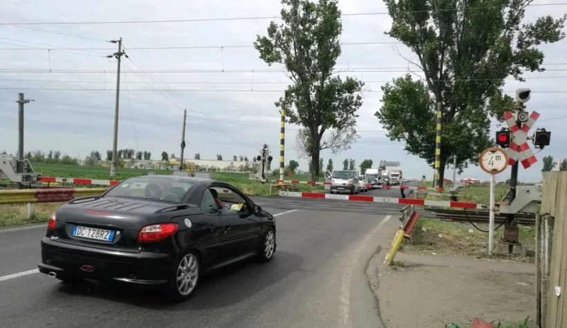 Trecerile la nivel cu calea ferată din Regionala Galați, reparate cu bani de la bugetul de stat