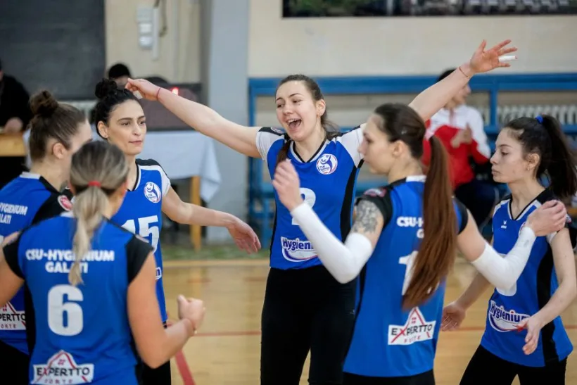Voleibalistele de la CSU Hygienium continuă cursa pentru promovare
