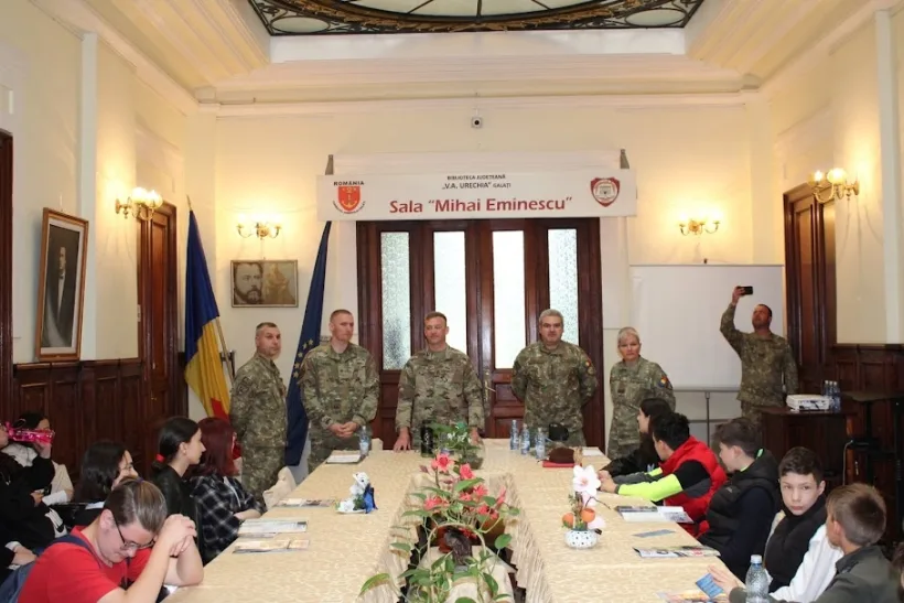 Militari americani și români, întâlnire interactivă și amicală cu elevi, la Biblioteca V.A Urechia