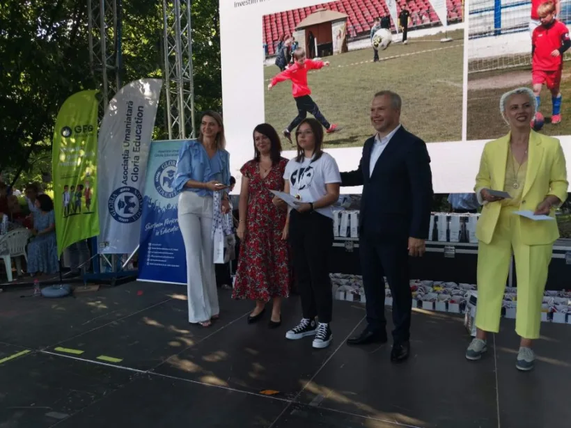 650 de elevi de 10 ai Galaţiului, premiaţi Gala Excelenței în Educație 2022