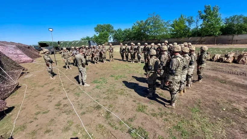 Peste 200 de militari și 50 de mijloace tehnice din cadrul Brigăzii 1 Mecanizate "Argedava" participă la un exercițiu în Poligonul Smârdan