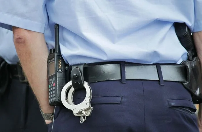 Incredibil. Cetățeanul bulgar suspect de coronavirus a încercat să fugă din nou din spital. A fost prins sărind gardul instituției