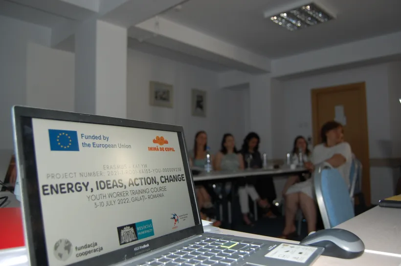 Soluții creative pentru tineri, printr-un proiect Erasmus
