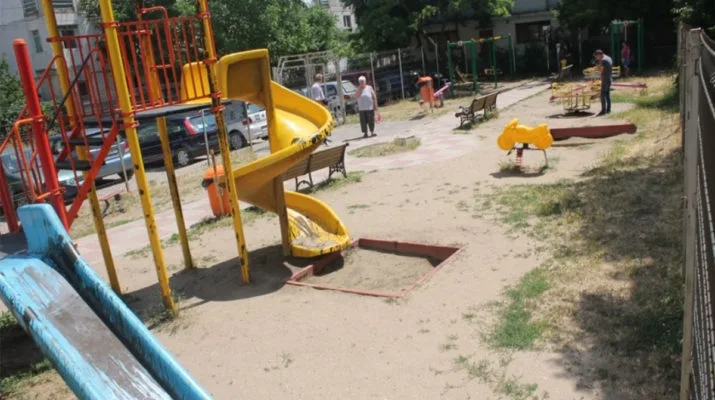 29 de locuri de joacă se modernizează în orașul Galați