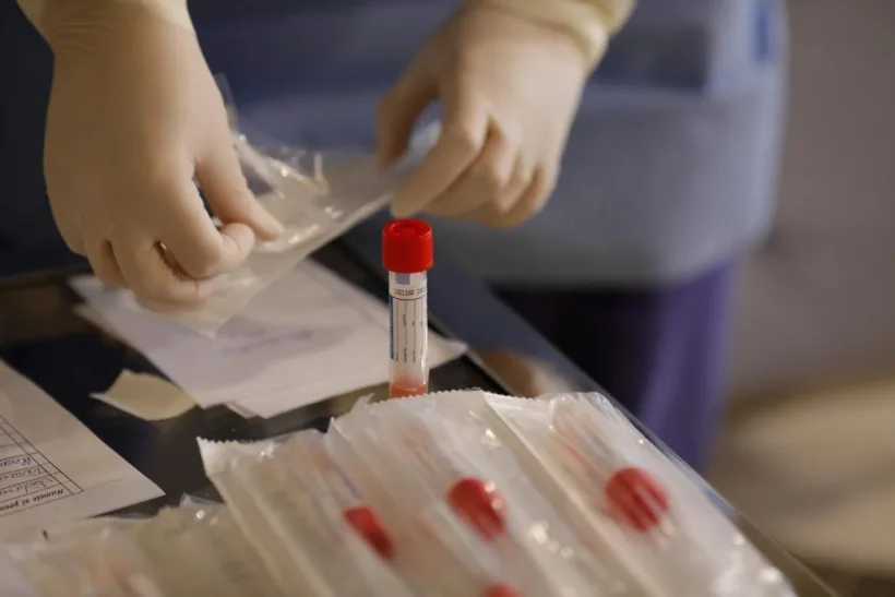 Află câte teste pentru coronavirus sunt disponibile în spitalele din România