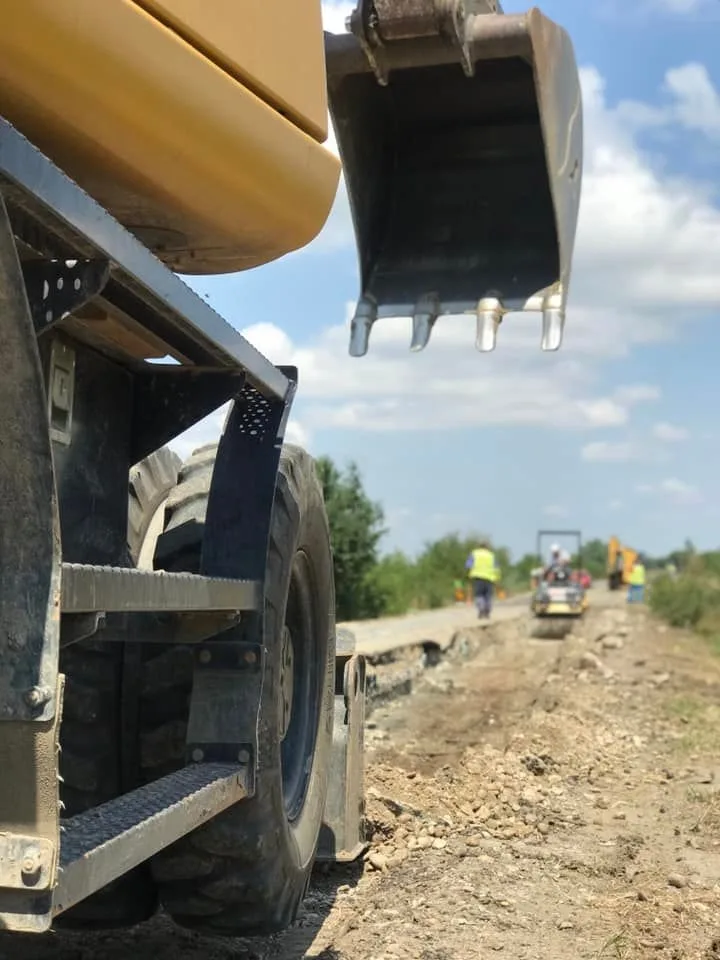 Consiliul Județean Galați reabilitează drumul spre complexul de agrement Zătun