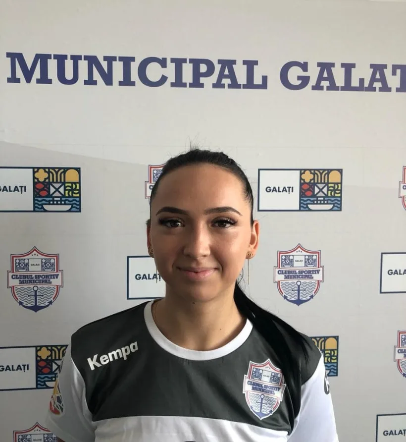 Handbalistele de la CSM Galaţi se antrenează fără straniere