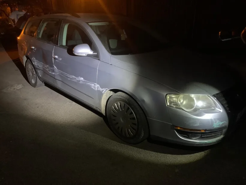 Un șofer beat a avariat trei mașini într-o parcare din Galați