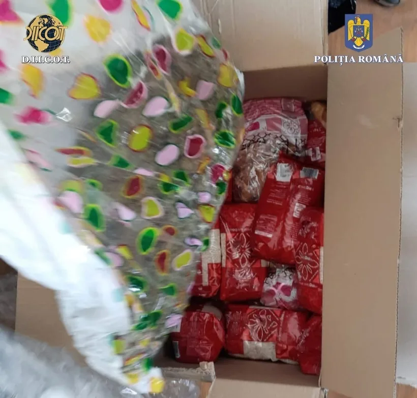 Bărbat prins în flagrant cu un colet plin de canabis. Pachetul era primit din Spania