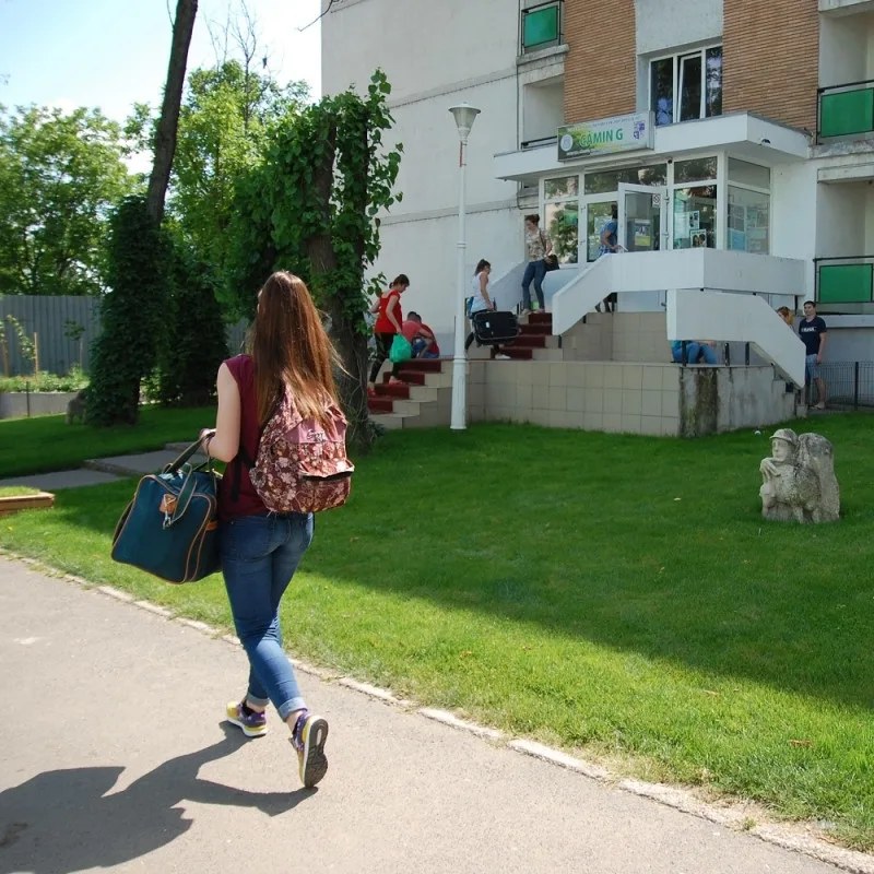 Studenții boboci din Republica Moldova, sprijiniți de colegii lor mai mari