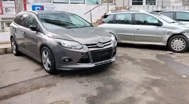 O femeie în stare de ebrietate a intrat cu mașina în Orășelul Copiilor 