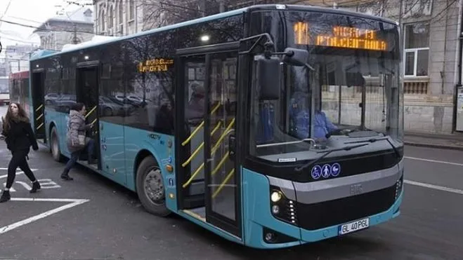 În noaptea dintre ani se va prelungi programul mijloacelor de transport în comun