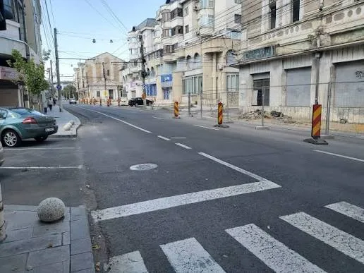 O stradă importantă din Galați va fi refăcută de la carosabil până la trotuare. Cât durează lucrările