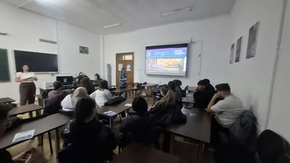 „Școala Altfel” a început cu „Pași spre universitate”a liceenilor de la „Mircea Eliade”