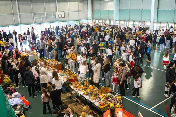 Târg de toamnă cu tradiție și gust autentic, un eveniment care a adunat aproape întreaga comunitate din Educația locală, la Umbrărești, în cadrul Săptămânii Verzi