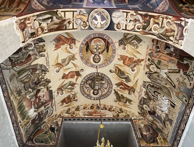 Bolta Catedralei Siderurgiștilor a fost pictată integral